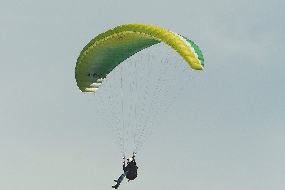 paraglider-1644995_960_720